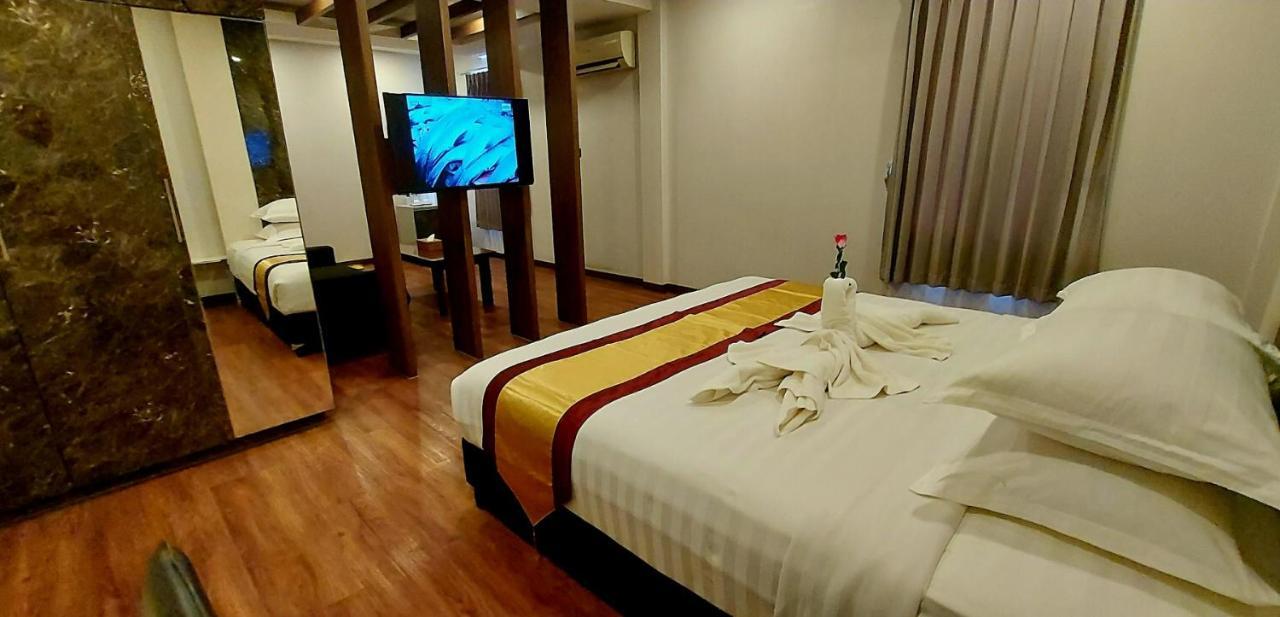 Royal Crown Hotel Yangon Luaran gambar