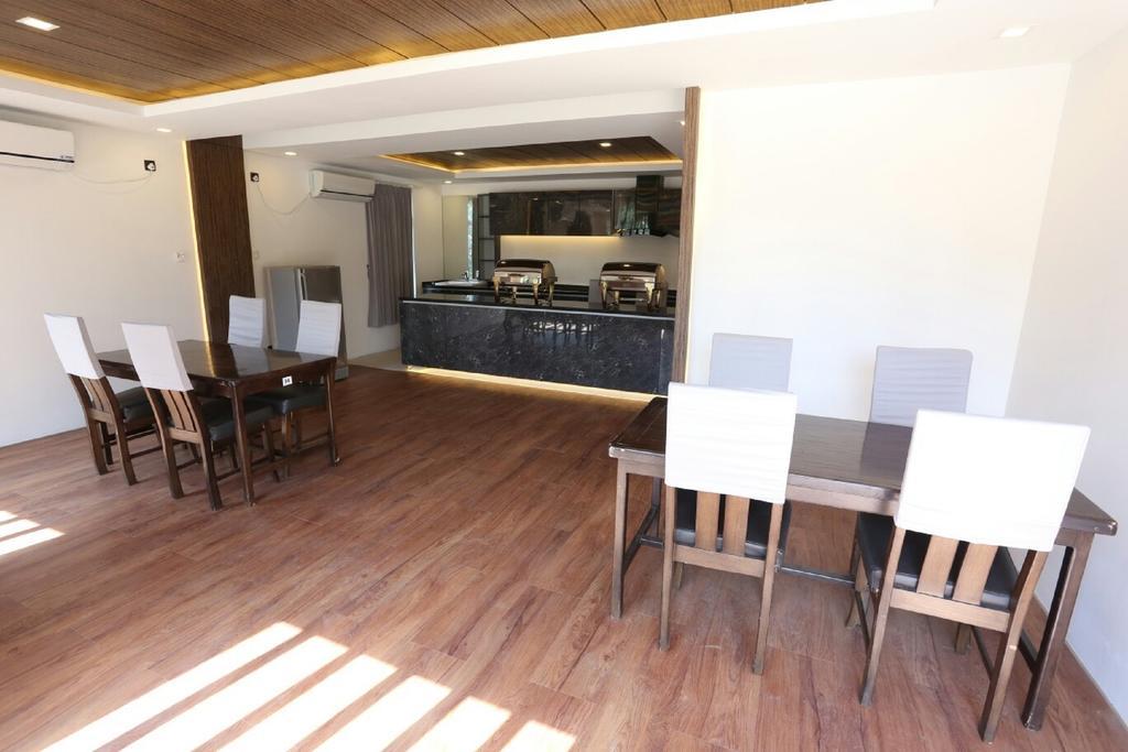 Royal Crown Hotel Yangon Luaran gambar