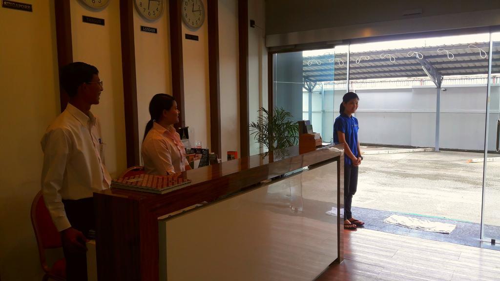 Royal Crown Hotel Yangon Luaran gambar