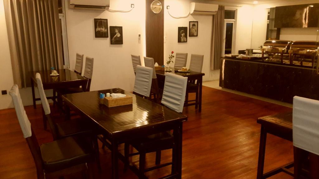 Royal Crown Hotel Yangon Luaran gambar