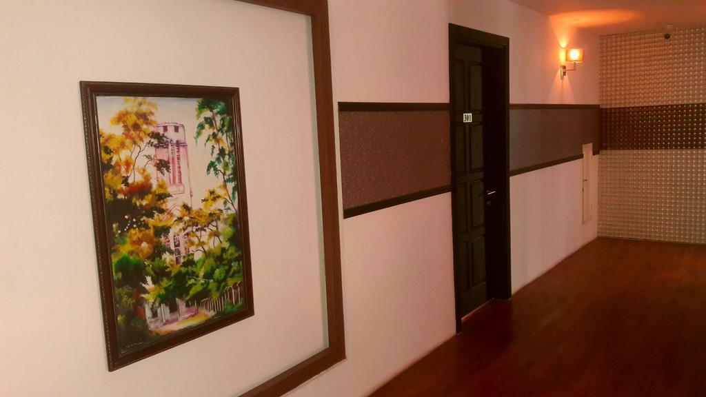 Royal Crown Hotel Yangon Luaran gambar