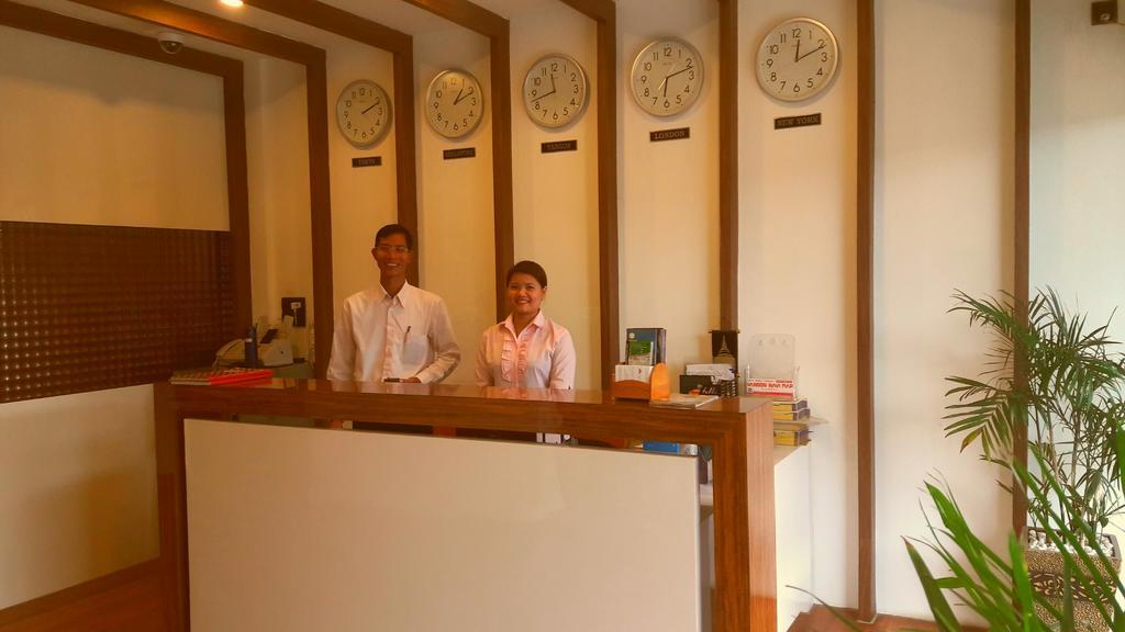 Royal Crown Hotel Yangon Luaran gambar