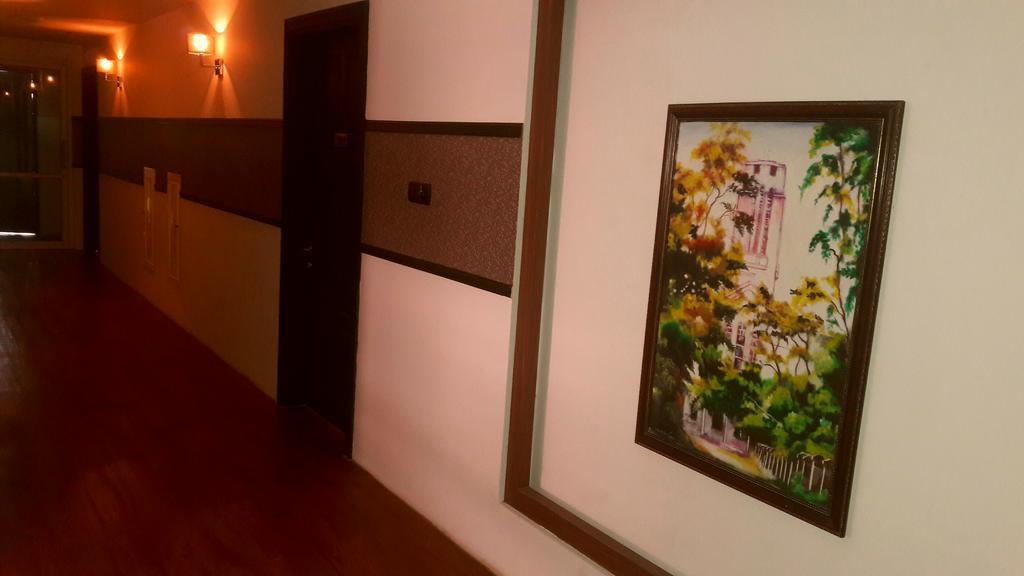 Royal Crown Hotel Yangon Luaran gambar